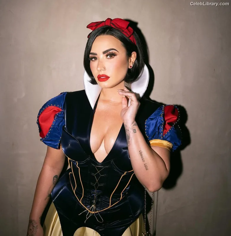 Demi Lovato photo 9 of 1234