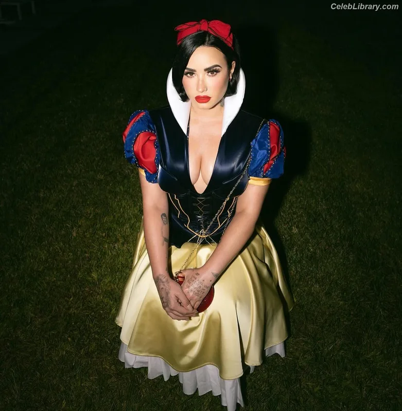 Demi Lovato photo 11 of 1234