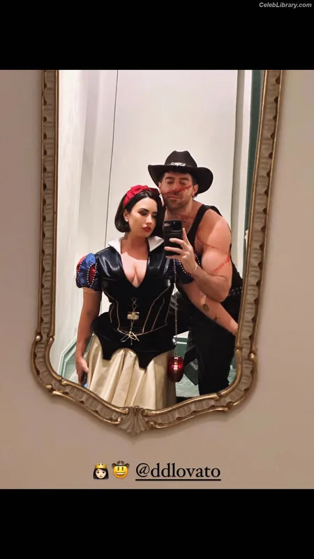 Demi Lovato photo 12 of 1234