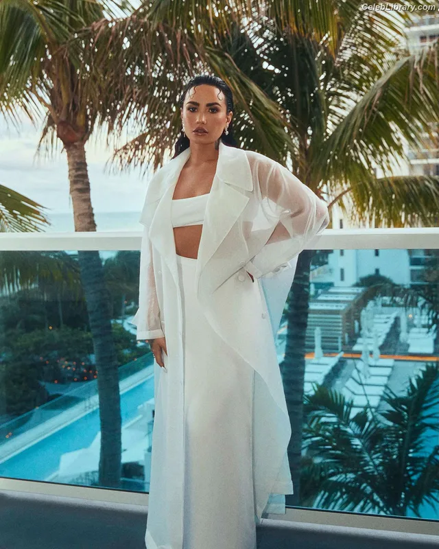 Demi Lovato photo 13 of 1234