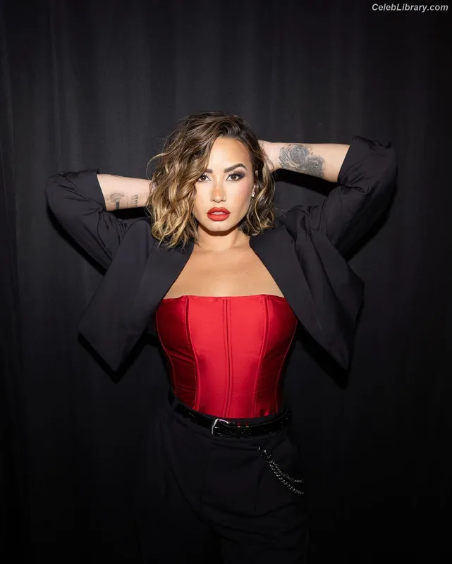 Demi Lovato photo 19 of 1234