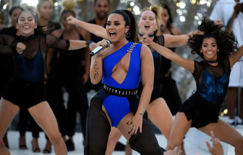 Demi Lovato photo 24 of 1234