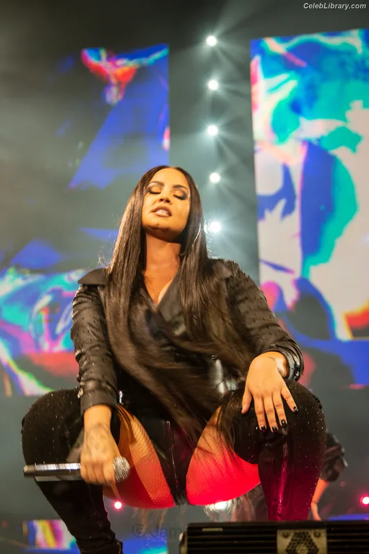 Demi Lovato photo 2 of 1234