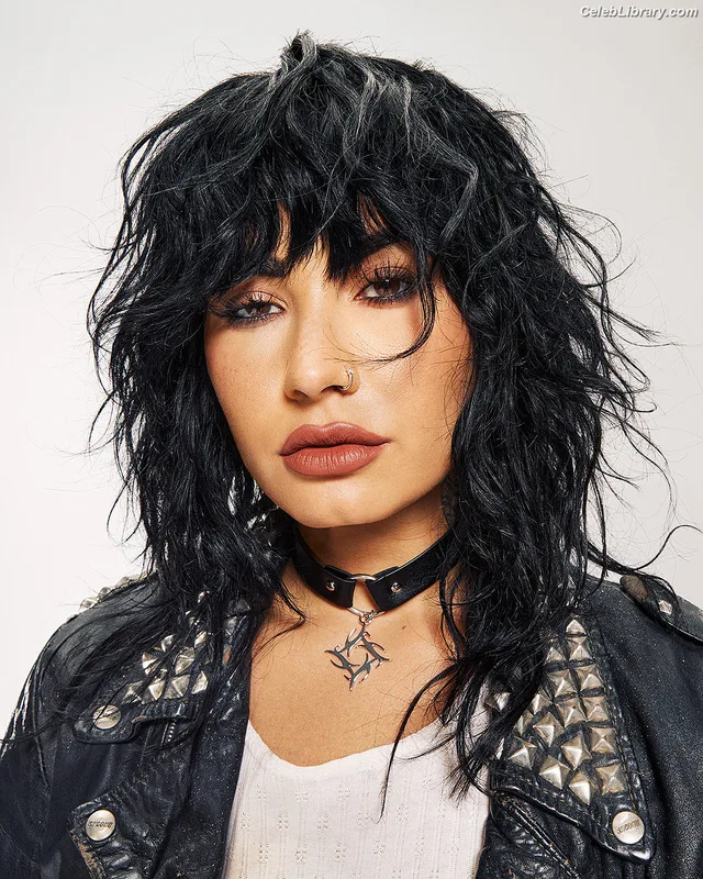 Demi Lovato photo 13 of 1234
