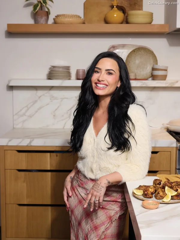 Demi Lovato photo 16 of 1234