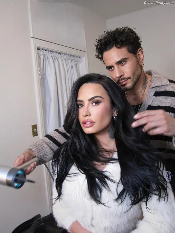 Demi Lovato photo 19 of 1234