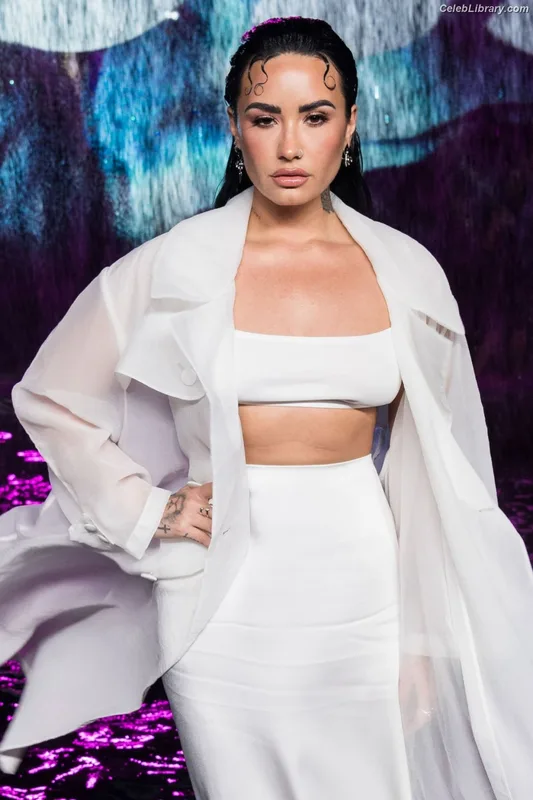 Demi Lovato photo 20 of 1234