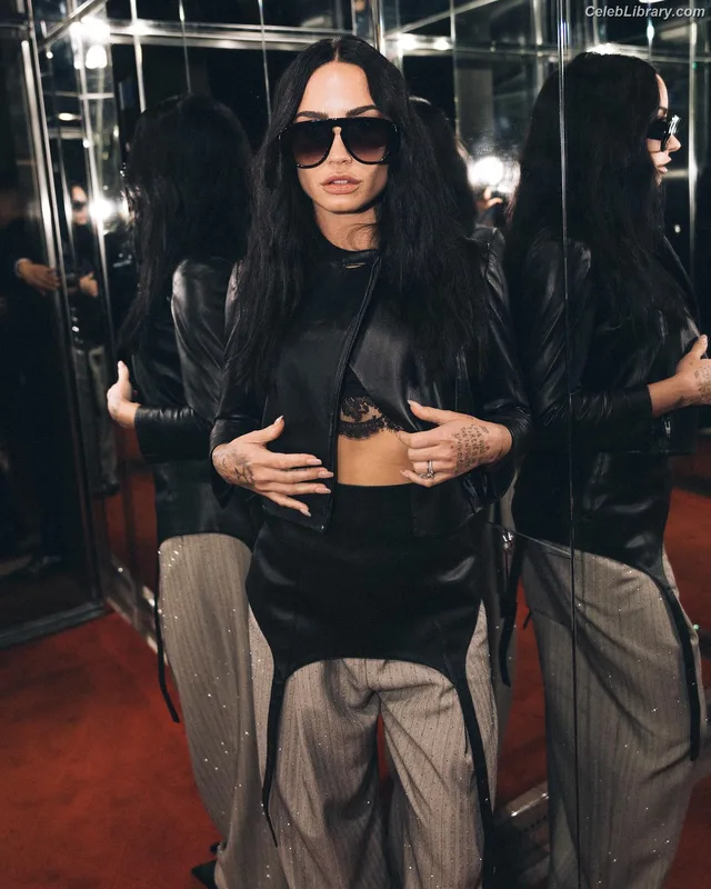 Demi Lovato photo 9 of 1234