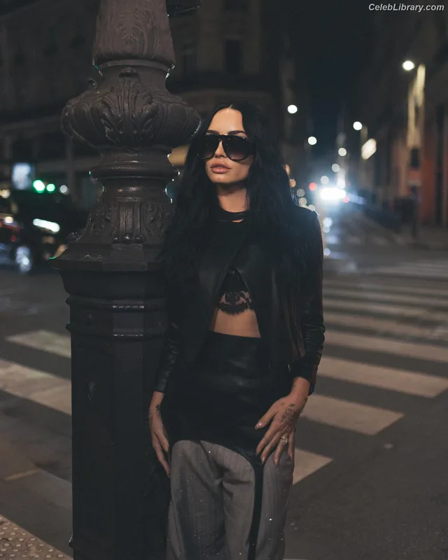 Demi Lovato photo 15 of 1234