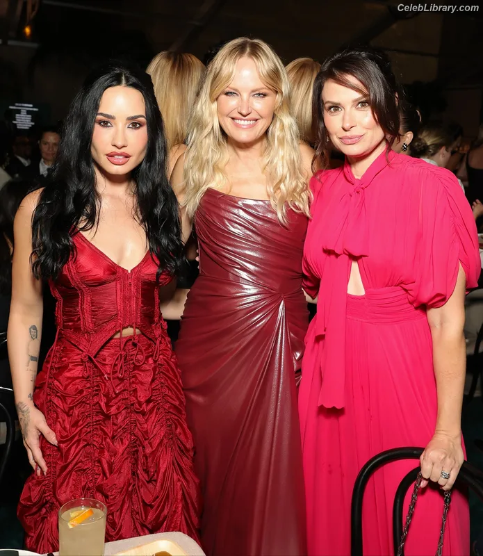Demi Lovato photo 6 of 1234