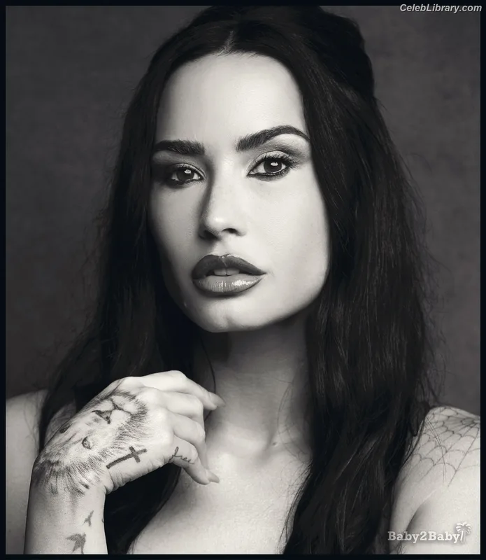 Demi Lovato photo 9 of 1234