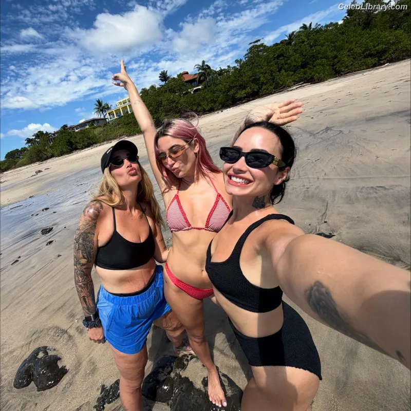 Demi Lovato photo 15 of 1234