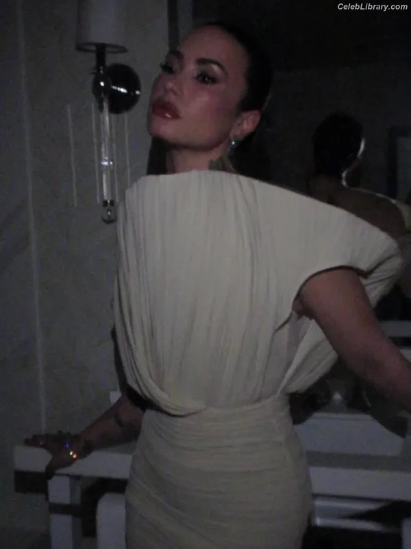 Demi Lovato photo 20 of 1234