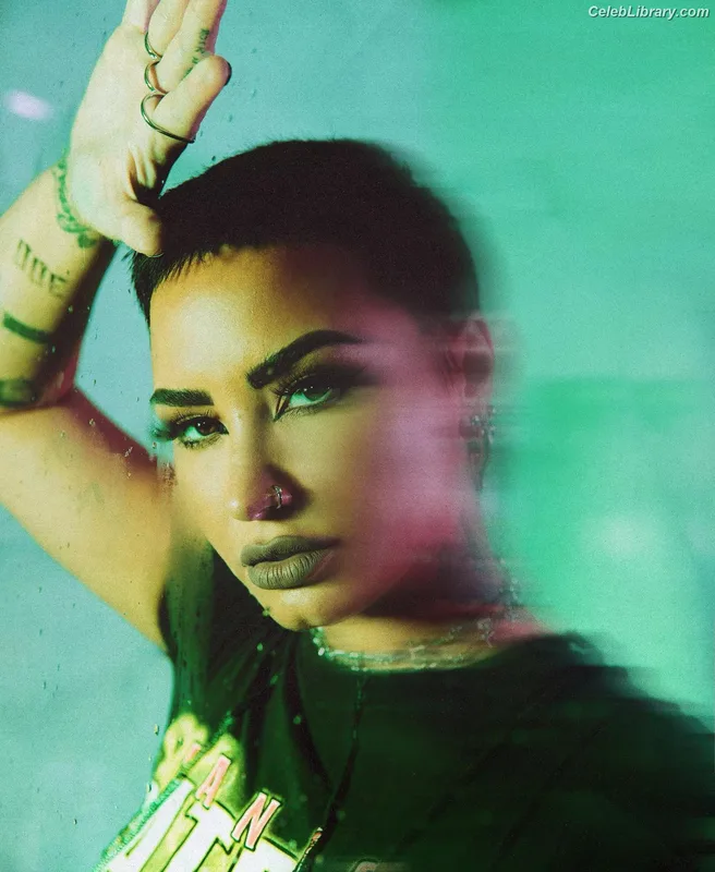 Demi Lovato photo 2 of 1234