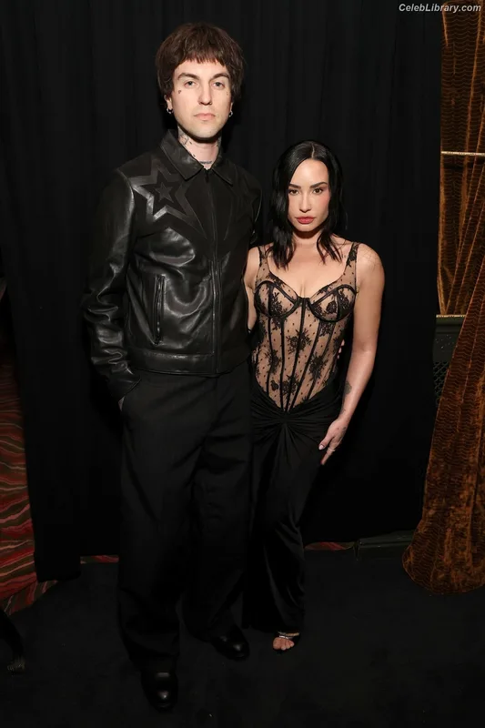 Demi Lovato photo 4 of 1234