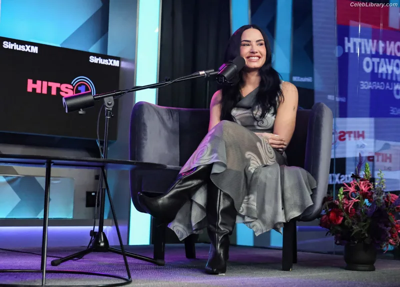Demi Lovato photo 8 of 1234