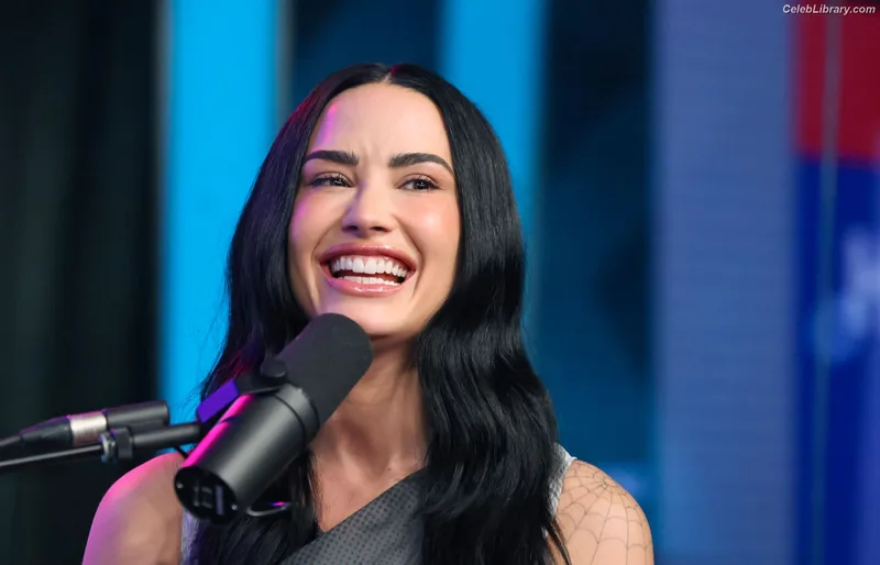 Demi Lovato photo 14 of 1234