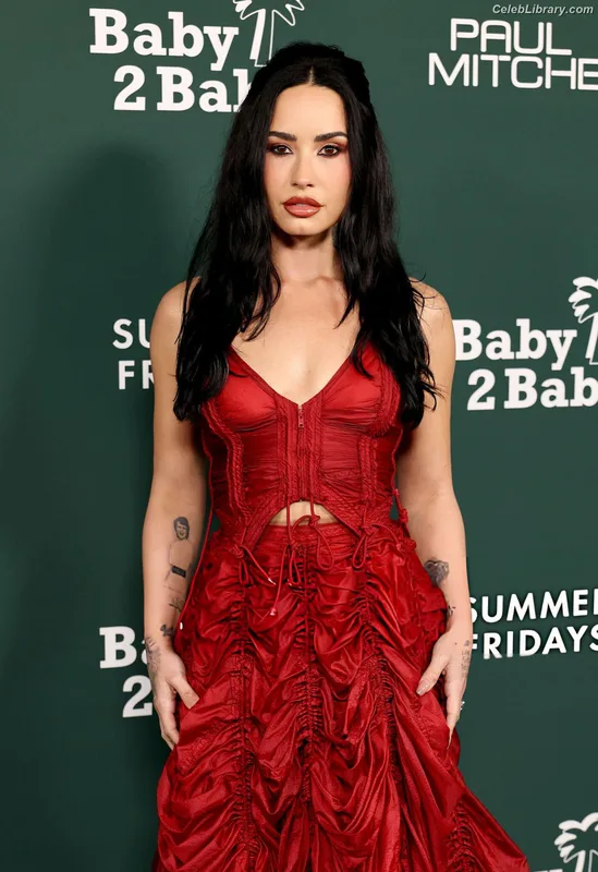 Demi Lovato photo 22 of 1234