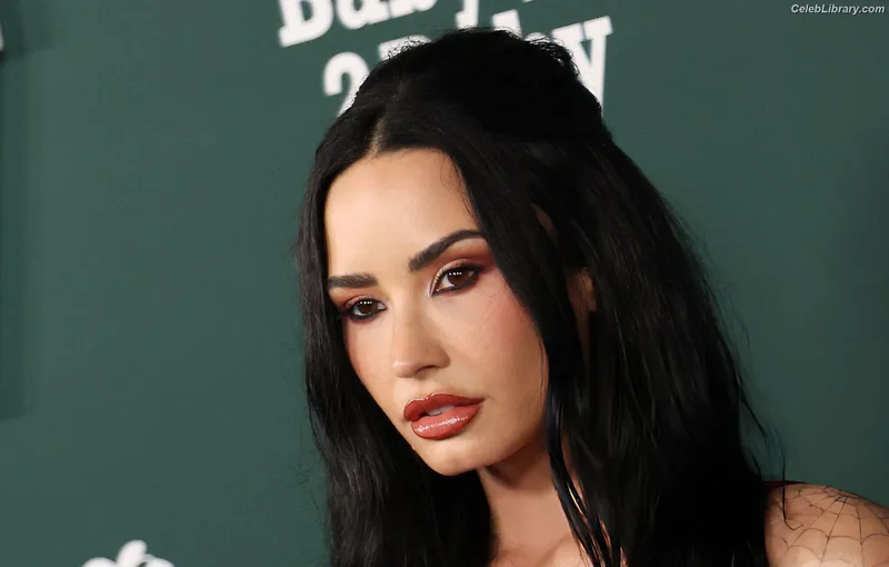 Demi Lovato photo 2 of 1234