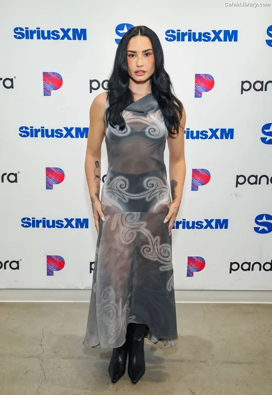 Demi Lovato photo 6 of 1234