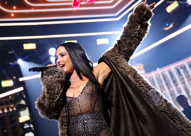 Demi Lovato photo 10 of 1234
