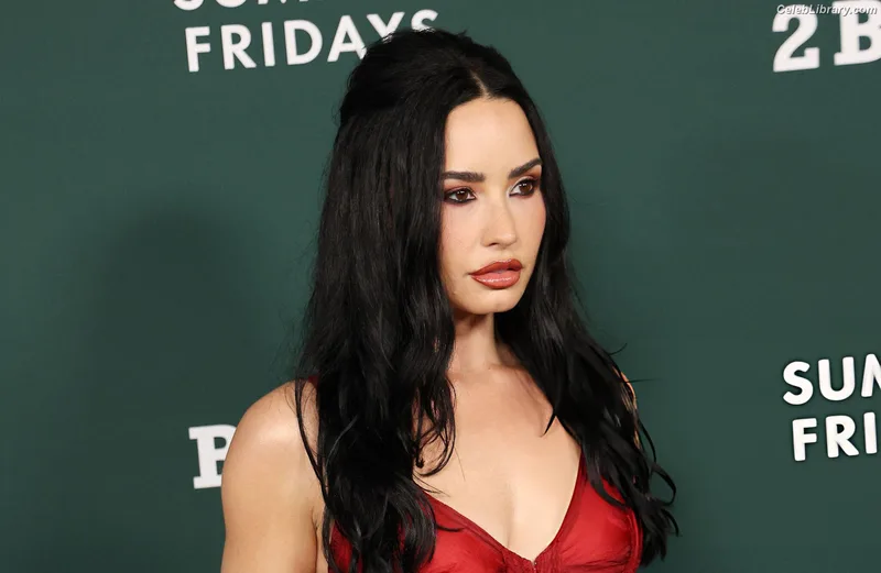 Demi Lovato photo 11 of 1234