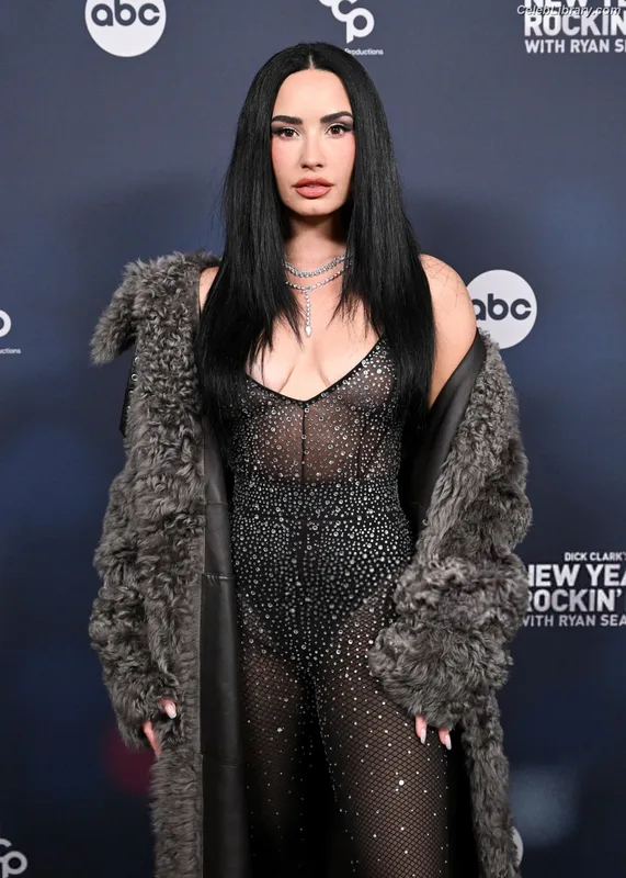 Demi Lovato photo 12 of 1234