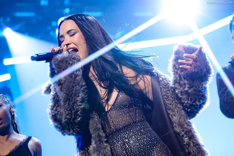 Demi Lovato photo 22 of 1234