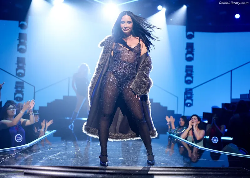 Demi Lovato photo 23 of 1234