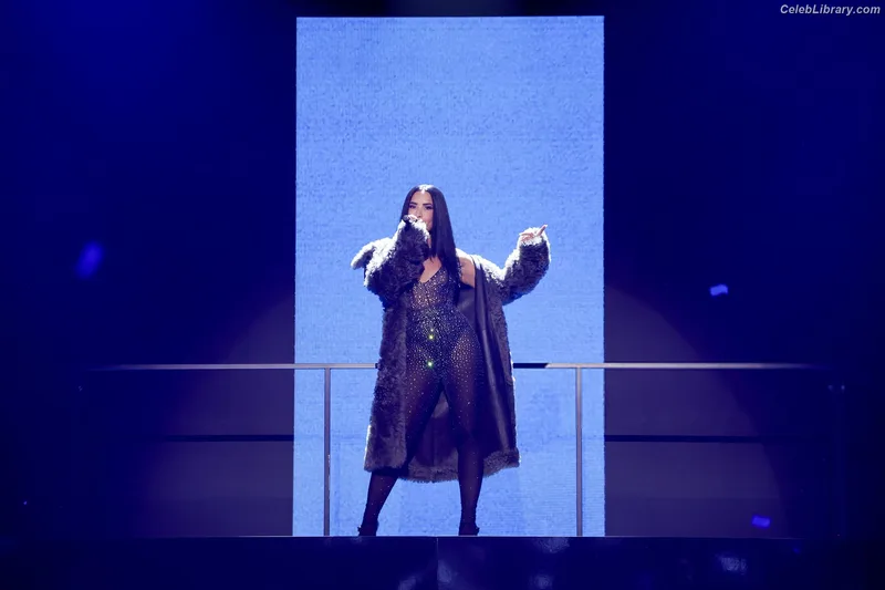 Demi Lovato photo 11 of 1234