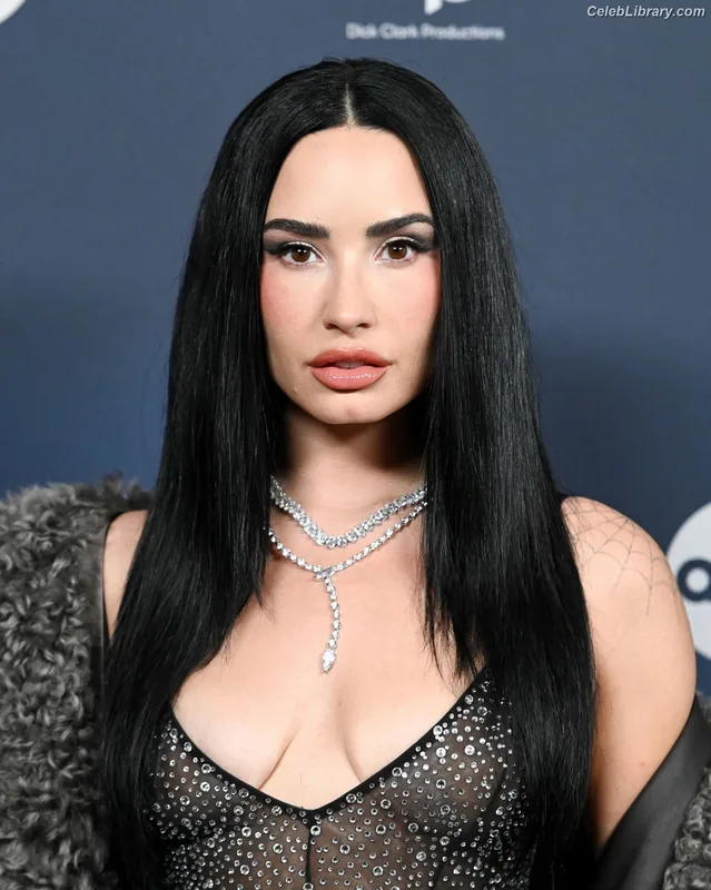 Demi Lovato photo 18 of 1234