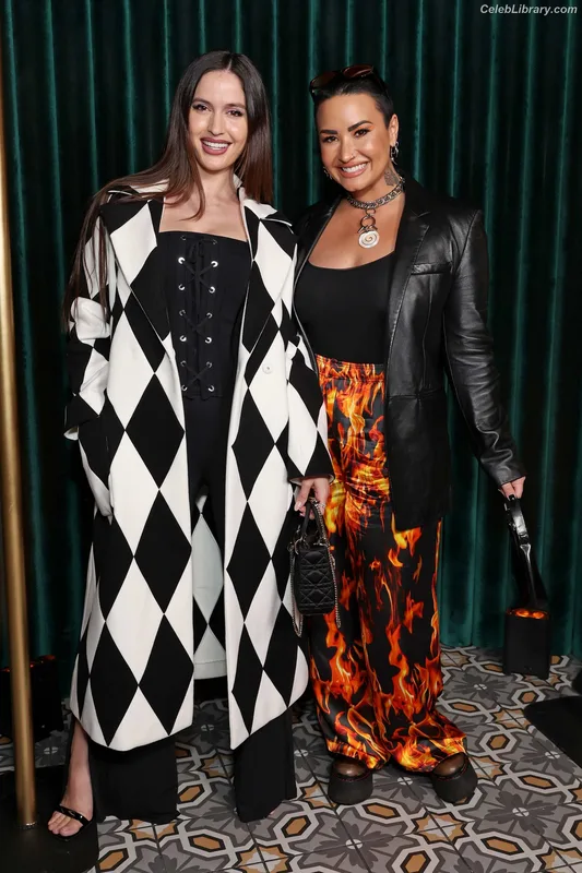 Demi Lovato photo 6 of 1234