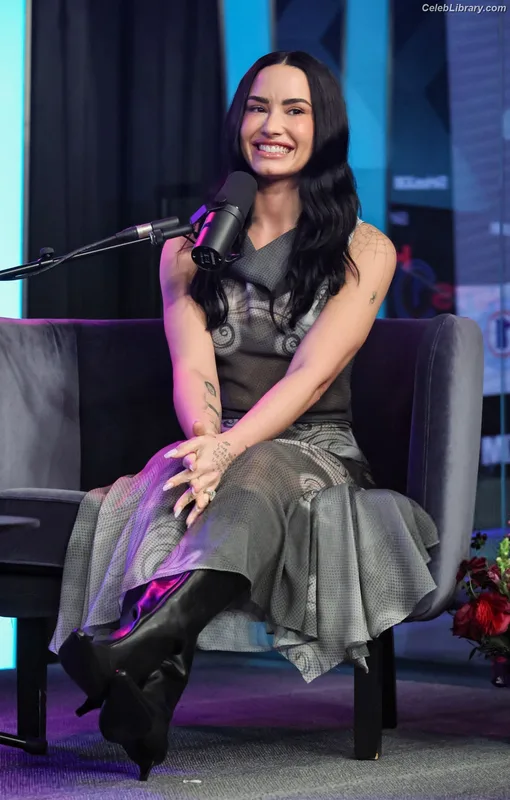 Demi Lovato photo 17 of 1234