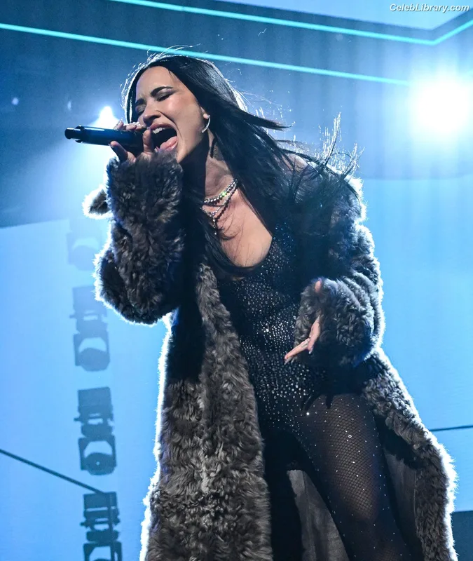 Demi Lovato photo 19 of 1234