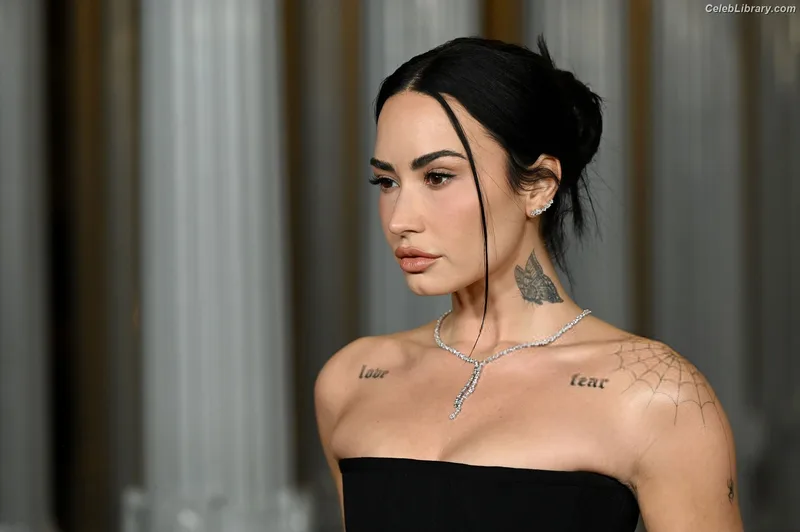 Demi Lovato photo 9 of 1234
