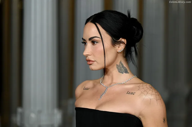 Demi Lovato photo 10 of 1234