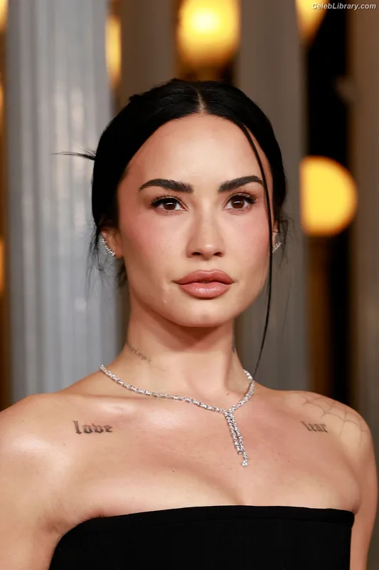 Demi Lovato photo 17 of 1234