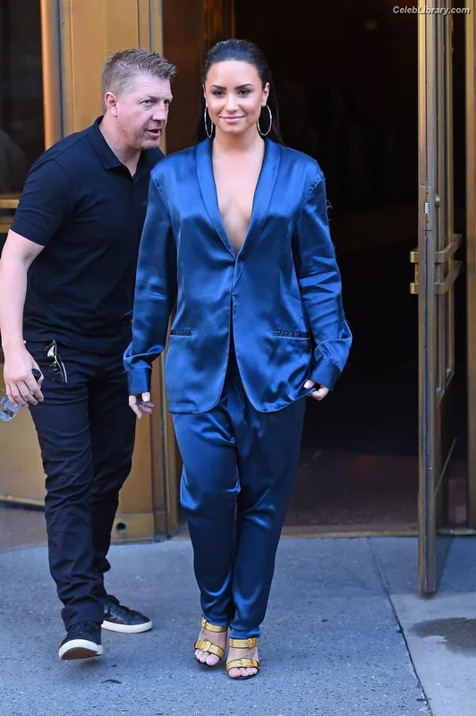 Demi Lovato photo 12 of 1234