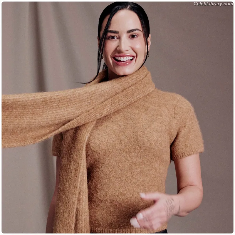 Demi Lovato photo 20 of 1234
