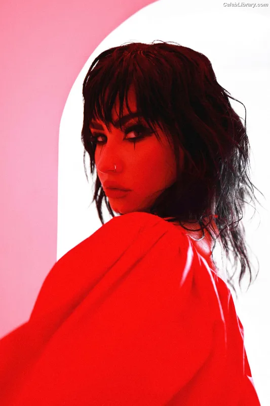 Demi Lovato photo 20 of 1234