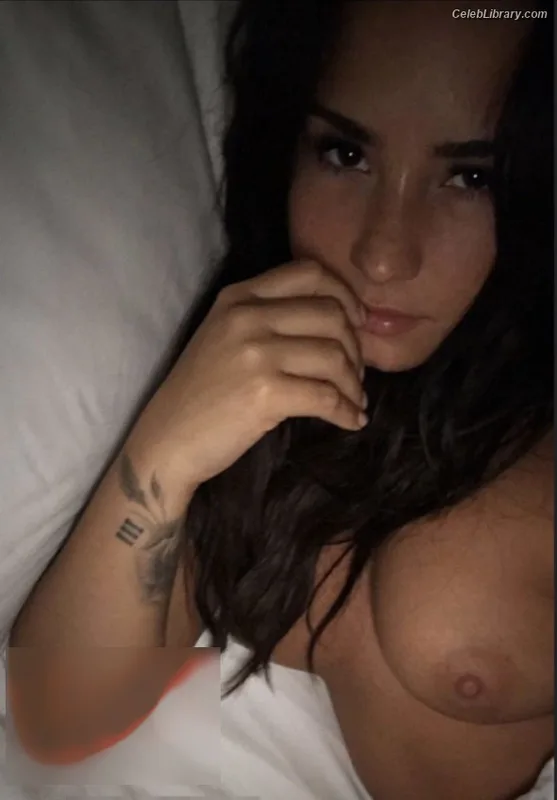 Demi Lovato photo 19 of 1234
