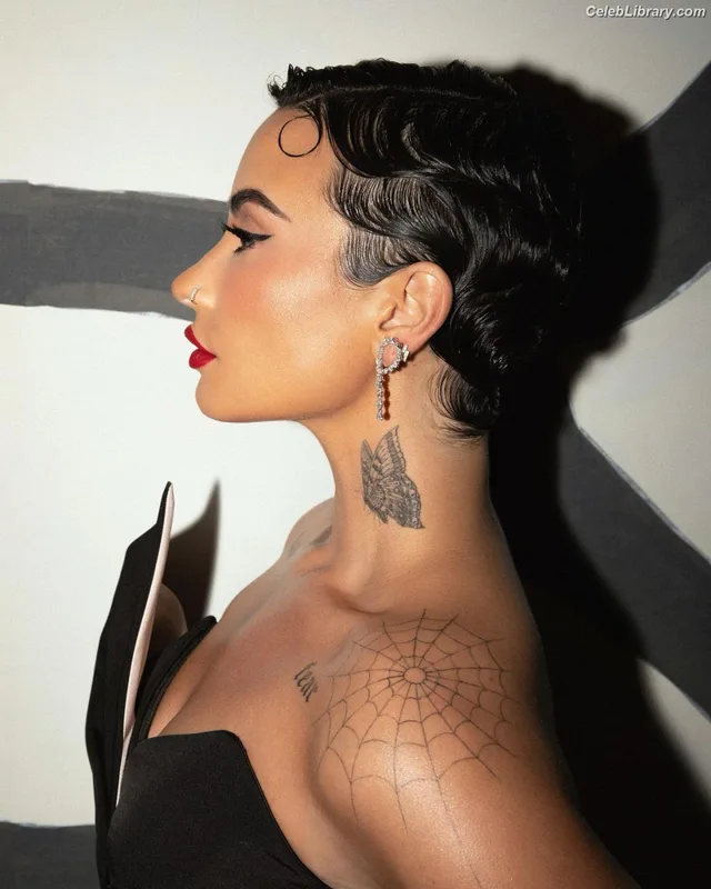 Demi Lovato photo 11 of 1234