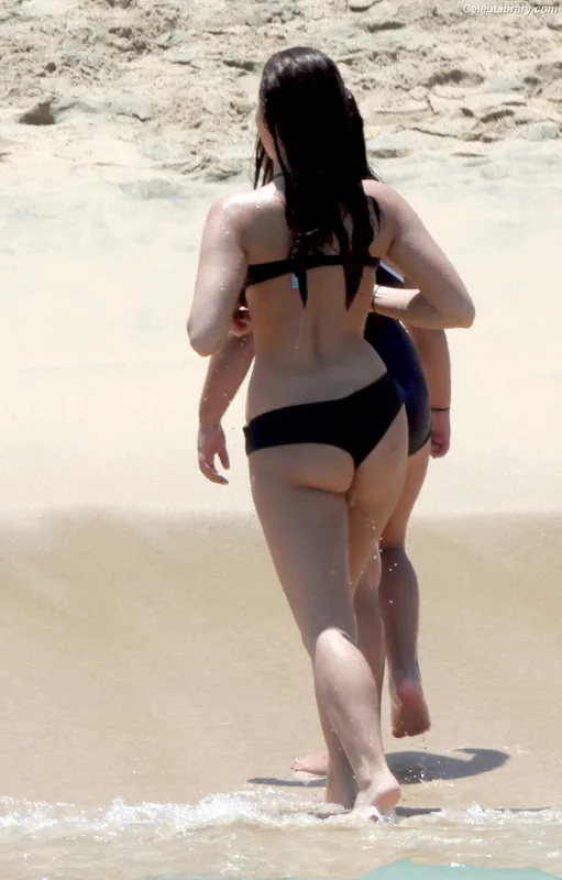 Demi Lovato photo 2 of 1234