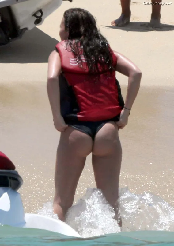 Demi Lovato photo 4 of 1234