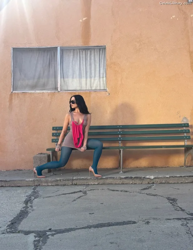 Demi Lovato photo 10 of 1234