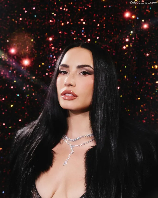 Demi Lovato photo 11 of 1234