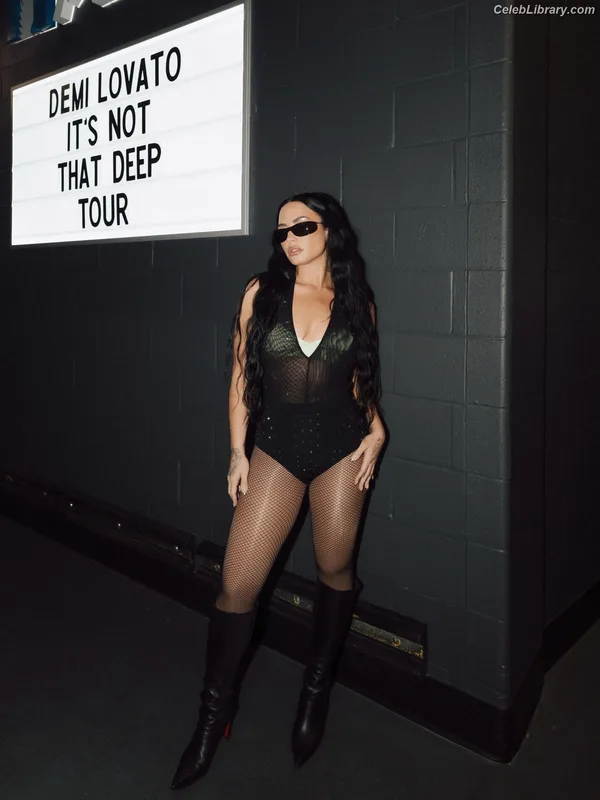 Demi Lovato photo 13 of 1234