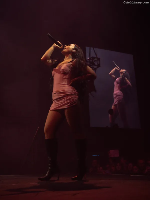 Demi Lovato photo 14 of 1234