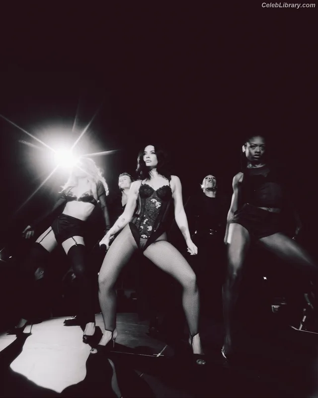 Demi Lovato photo 17 of 1234