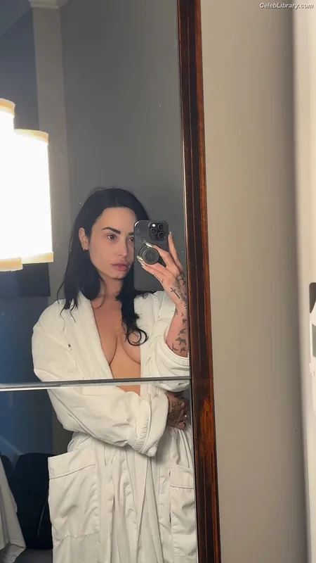 Demi Lovato photo 6 of 1234